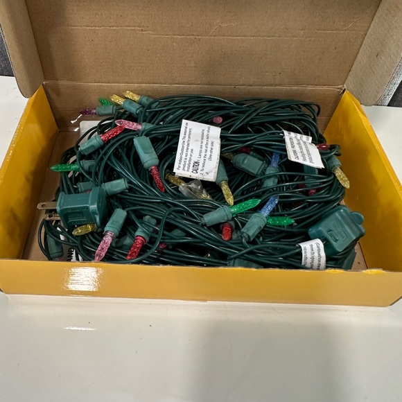 Kirkland 100 multi color mini LED lights. - Picture 3 of 4